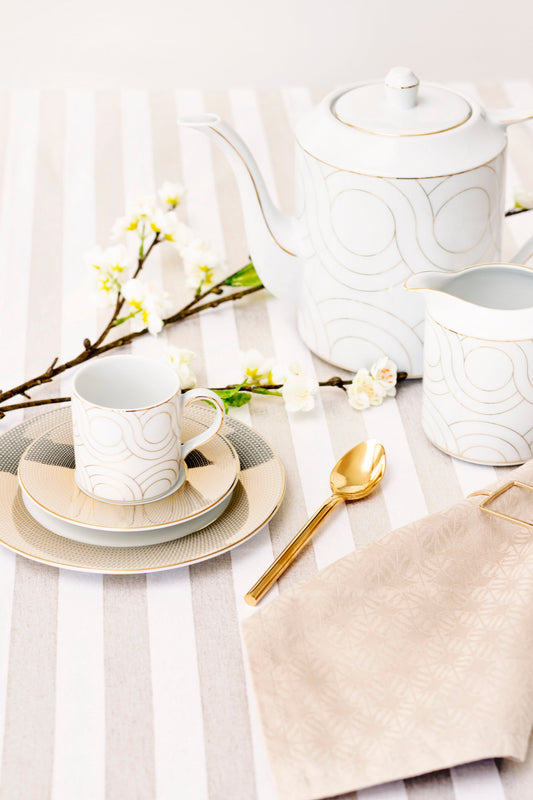 CASANOI Infinity Gold-Rimmed 11-Piece Porcelain Tea Service for 4
