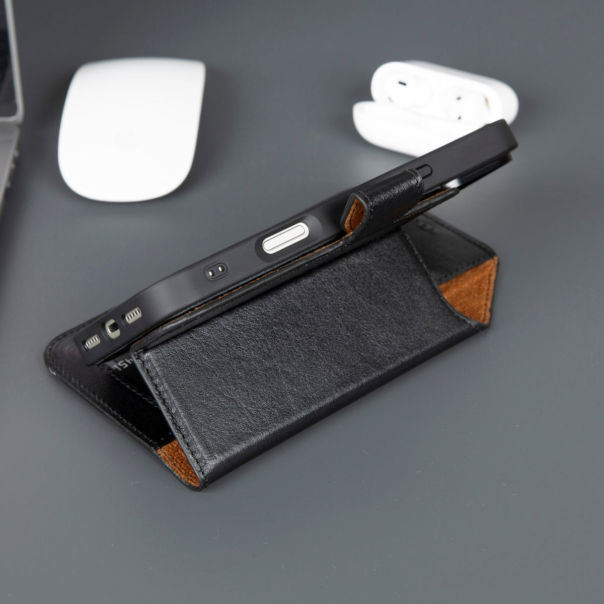 Casper iPhone 17 Air Leather Wallet Case – MagSafe Compatible-4