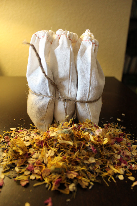 Velura Botanical Bath Sachet — Organic Herbal Soak